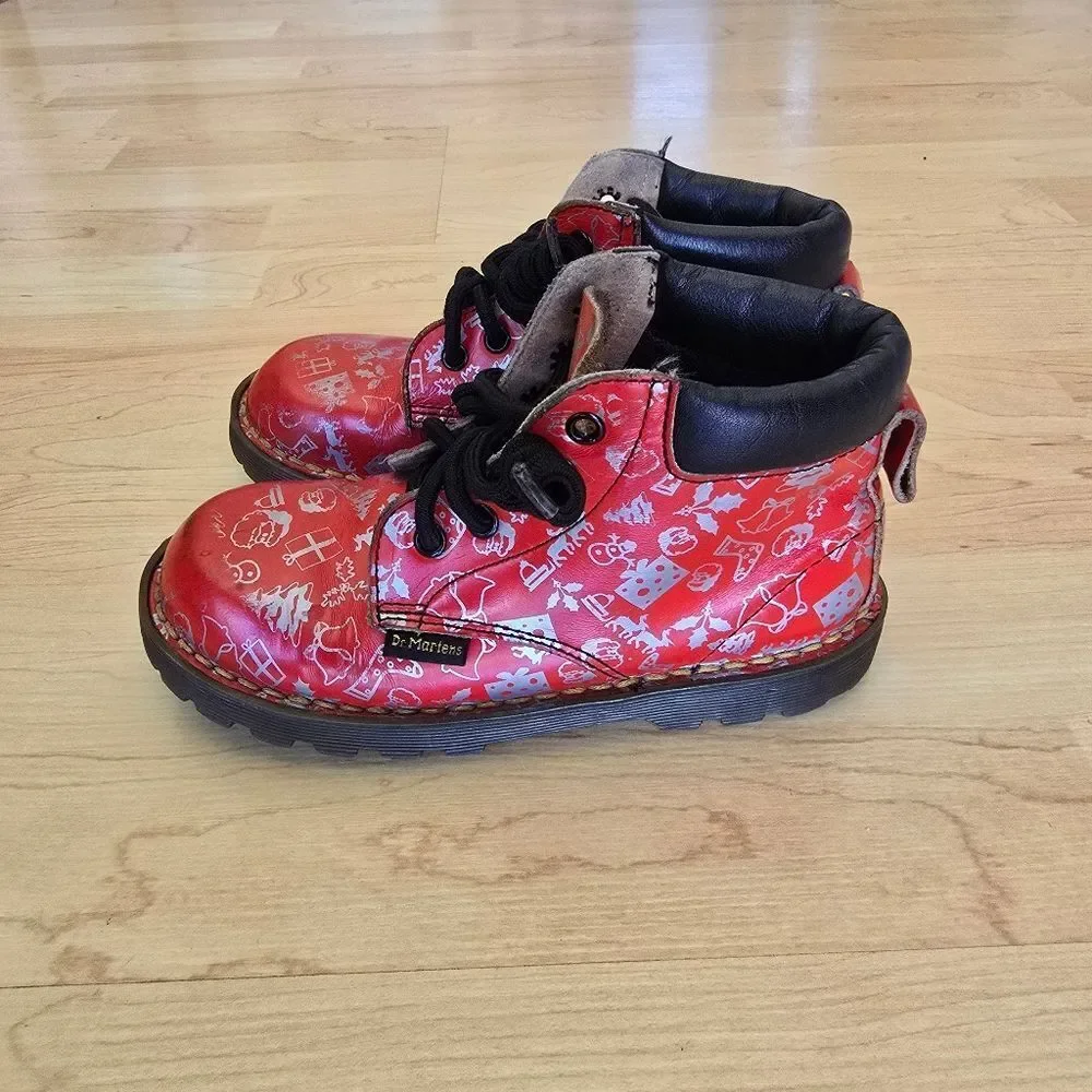 Dr  Martens Girls Lace Up Size Small  ‎ Red Boots  Shoes